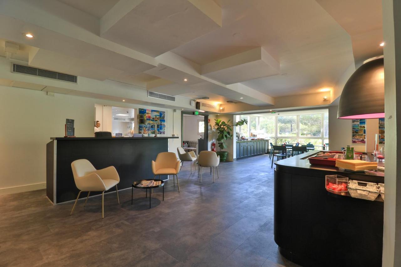 Hotel Restaurant Kyriad Fréjus מראה חיצוני תמונה