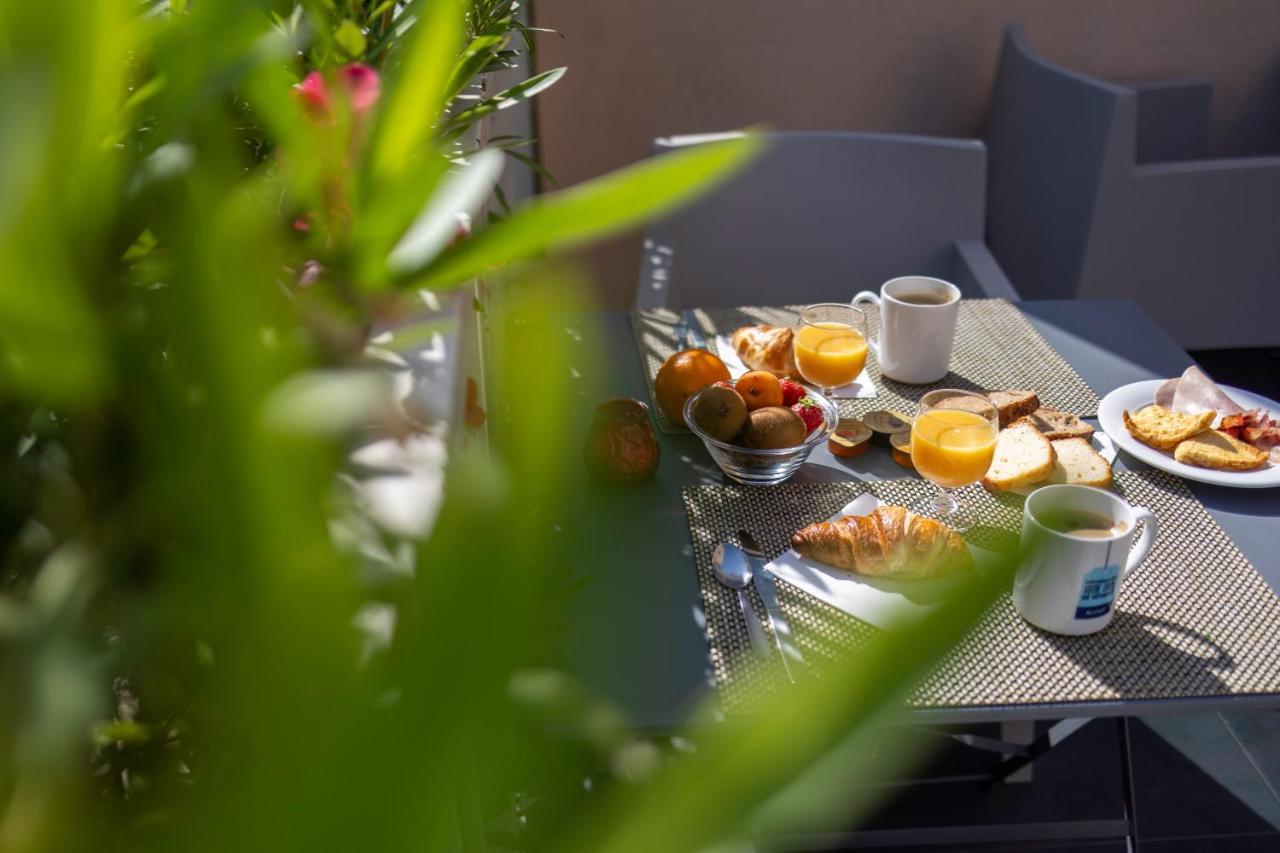 Hotel Restaurant Kyriad Fréjus מראה חיצוני תמונה