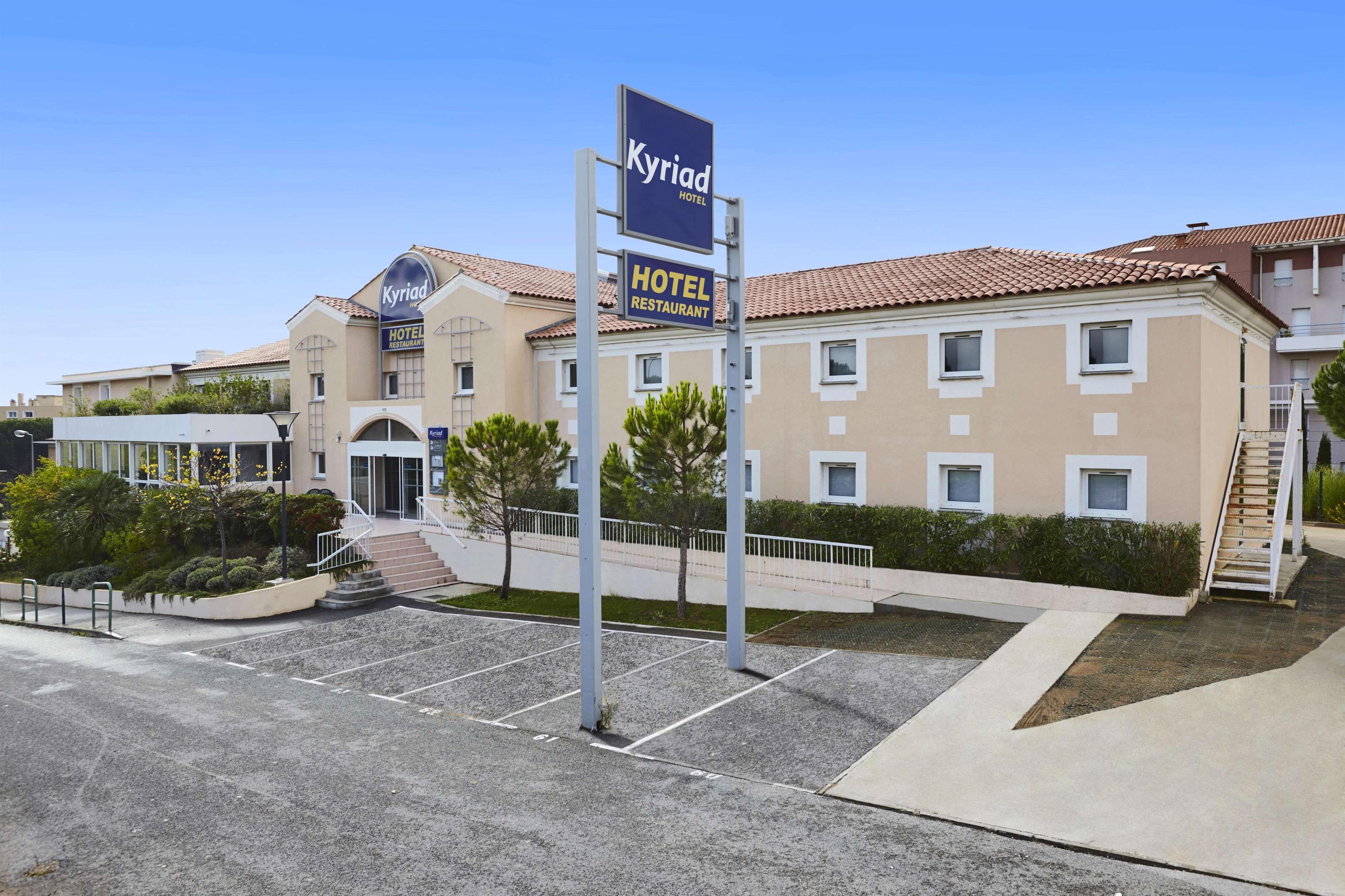 Hotel Restaurant Kyriad Fréjus מראה חיצוני תמונה