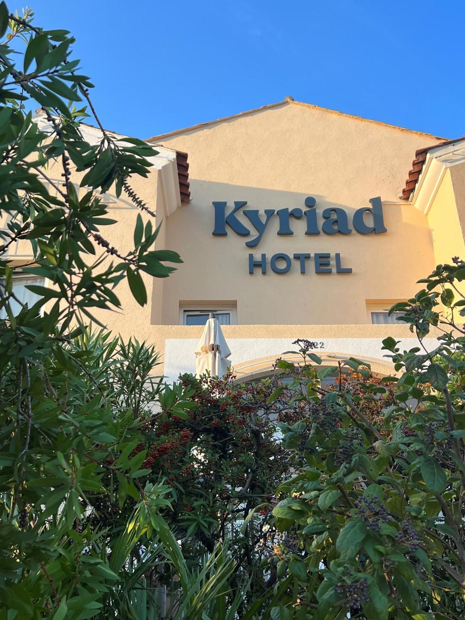 Hotel Restaurant Kyriad Fréjus מראה חיצוני תמונה