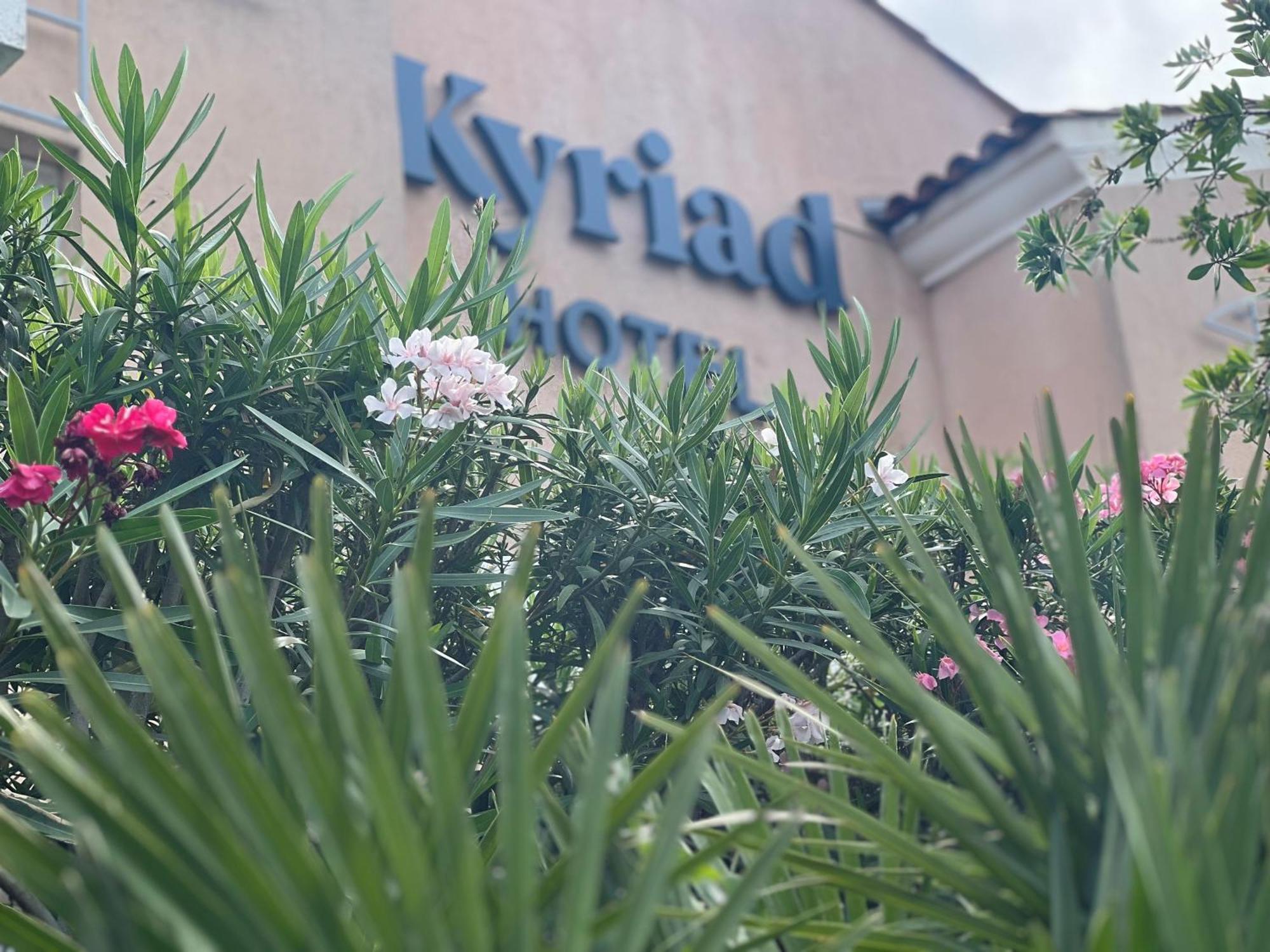 Hotel Restaurant Kyriad Fréjus מראה חיצוני תמונה