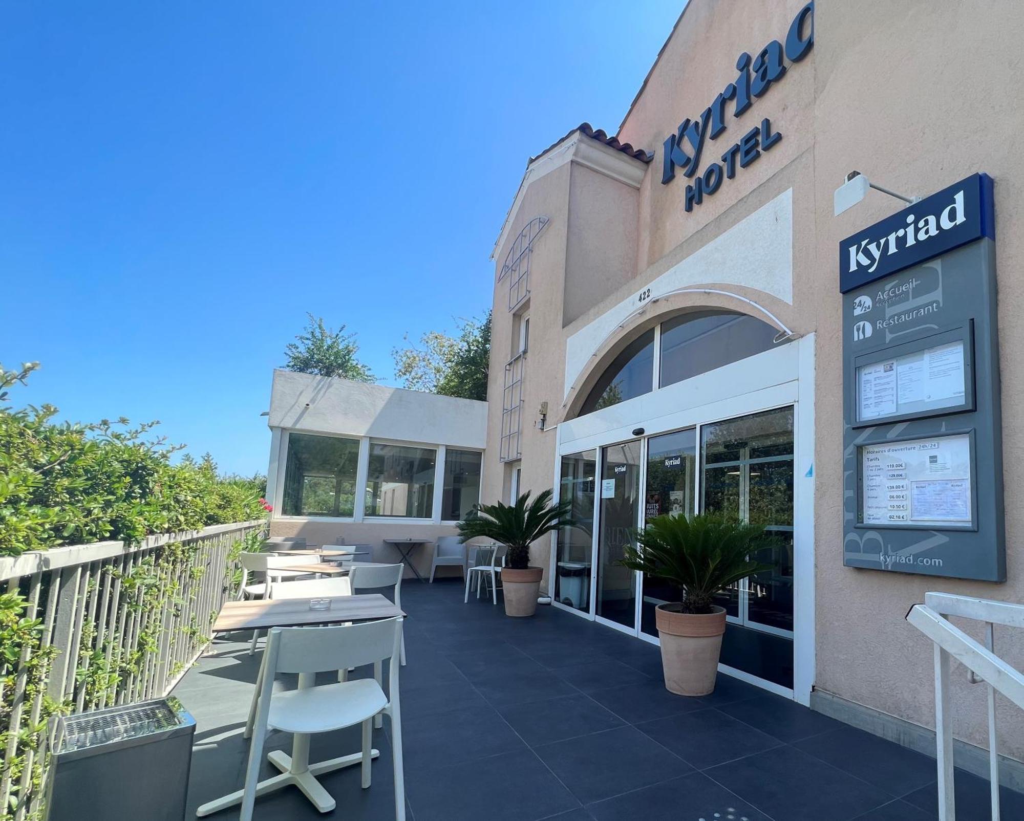Hotel Restaurant Kyriad Fréjus מראה חיצוני תמונה