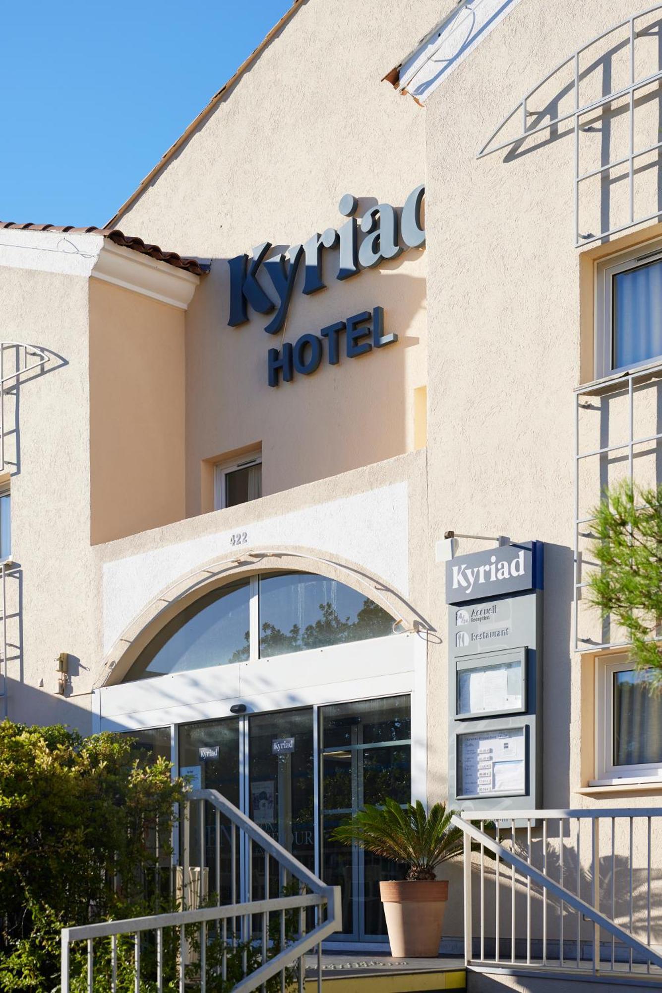 Hotel Restaurant Kyriad Fréjus מראה חיצוני תמונה