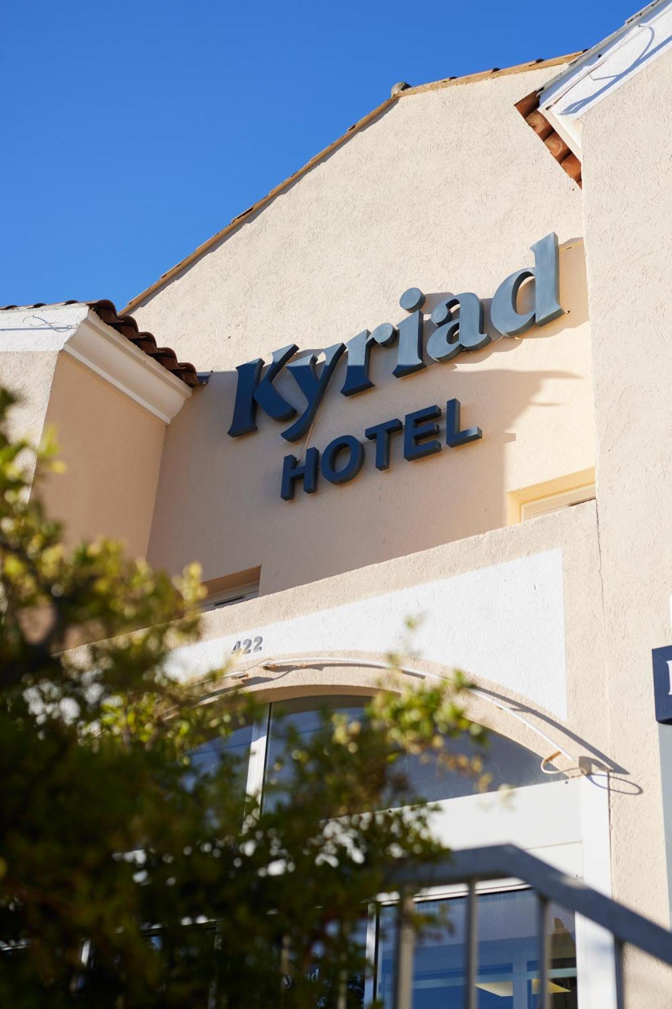 Hotel Restaurant Kyriad Fréjus מראה חיצוני תמונה